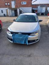 Volkswagen Jetta 2012r   1.2 - Volkswagen Jetta: R