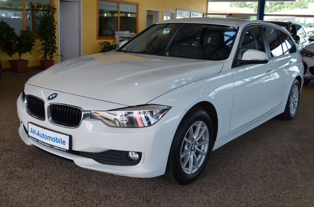 BMW 316i Touring NAVIGATION / R-KAMERA / PDC