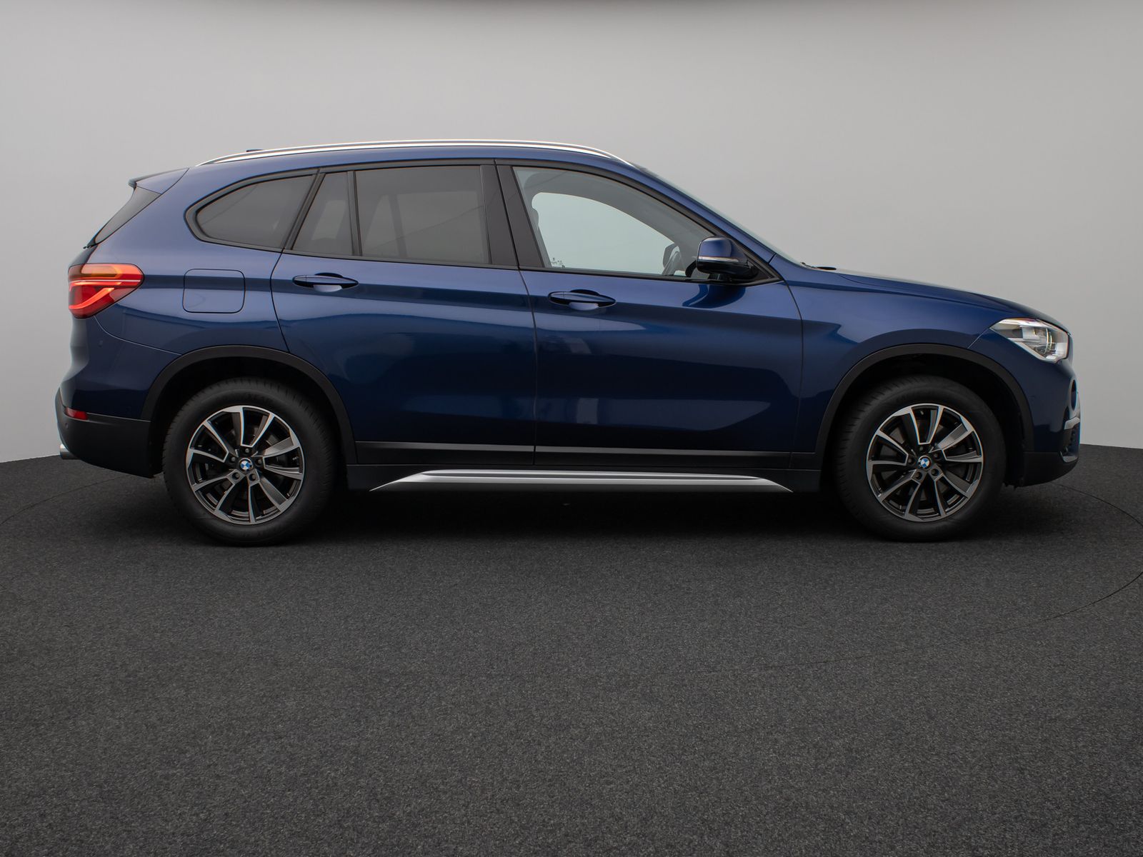 Fahrzeugabbildung BMW X1 sD20i xLine Panorama HUD H/K AHK Leder Voll