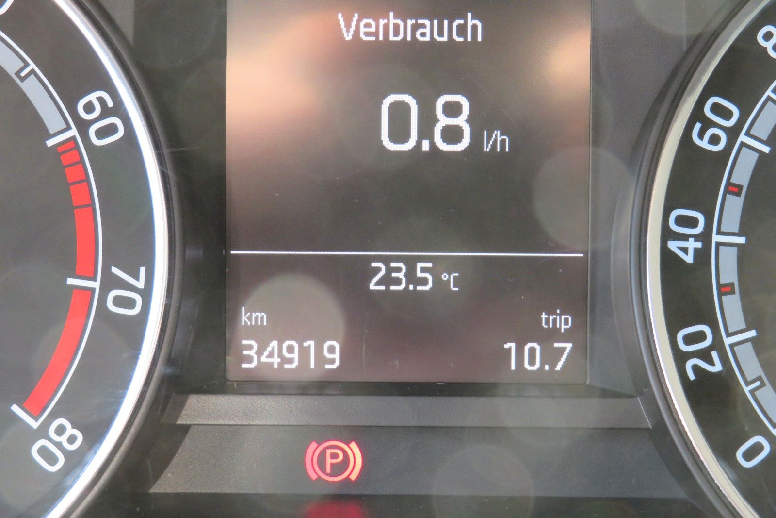 Fahrzeugabbildung SKODA Fabia Combi Ambition PDC NAVI APP SITZH. 1.HD