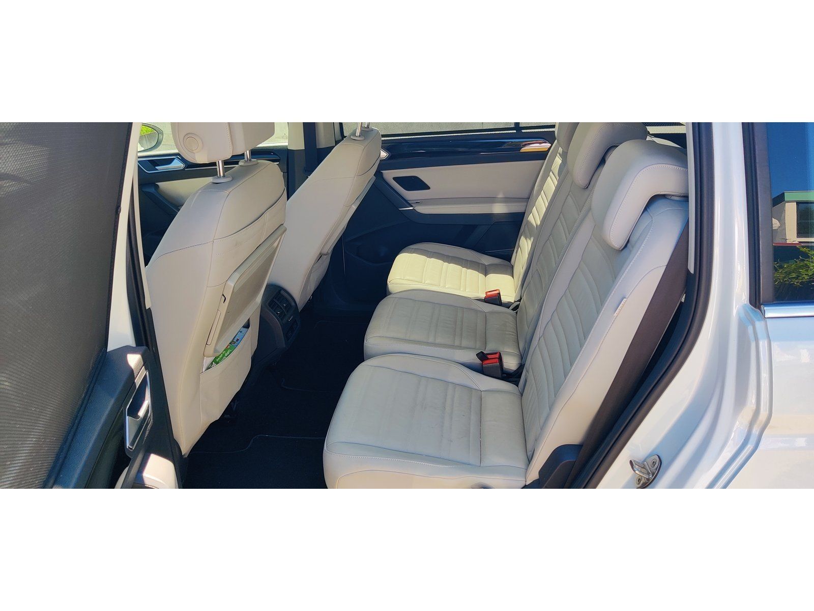 Fahrzeugabbildung Volkswagen Touran Highline TSI *AHK*Panodach*LED*PDC*Navi*