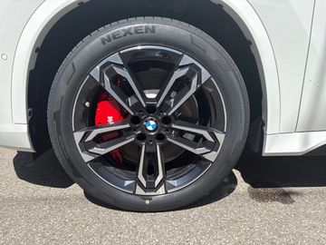 BMW iX1 xDrive30 M Sportpaket Head-Up HK HiFi DAB