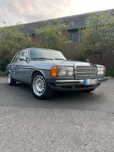 Mercedes-Benz Mercedes w123 230e Automatik Oldtimer H-Ke... - Mercedes-Benz 230 in Köln