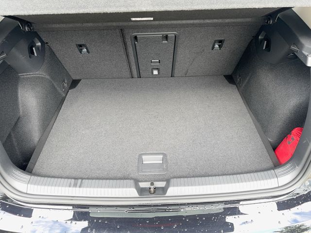 Golf VIII 1.0 eTSI Life IQ.Drive, Massage, LED.,