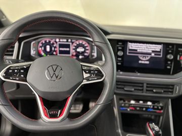 Fotografie 19 des VW Polo 2.0 TSI DSG GTI