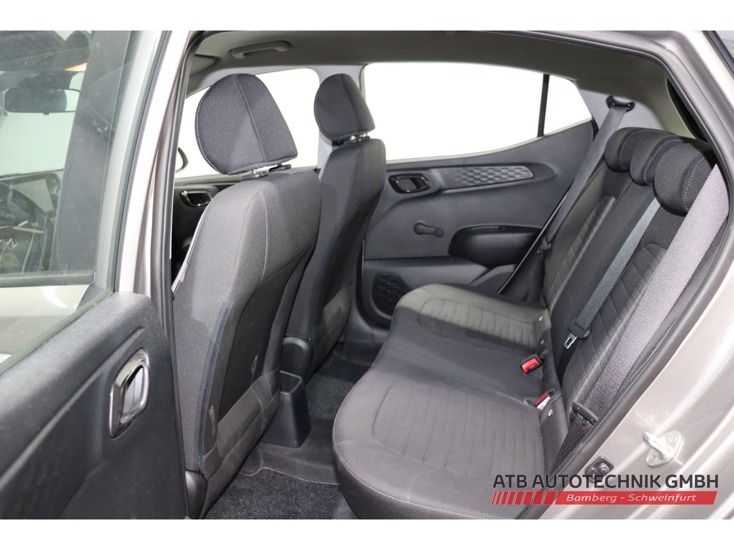 Fahrzeugabbildung Hyundai i10 Trend 1.2l PDC SHZ LenkradHZG Klima Apple Ca