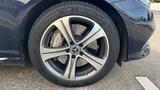 Mercedes-Benz E 400 4MATIC T EXCLUSIVE Autom. EXCLUSIVE - : Blau, Luftfederung
