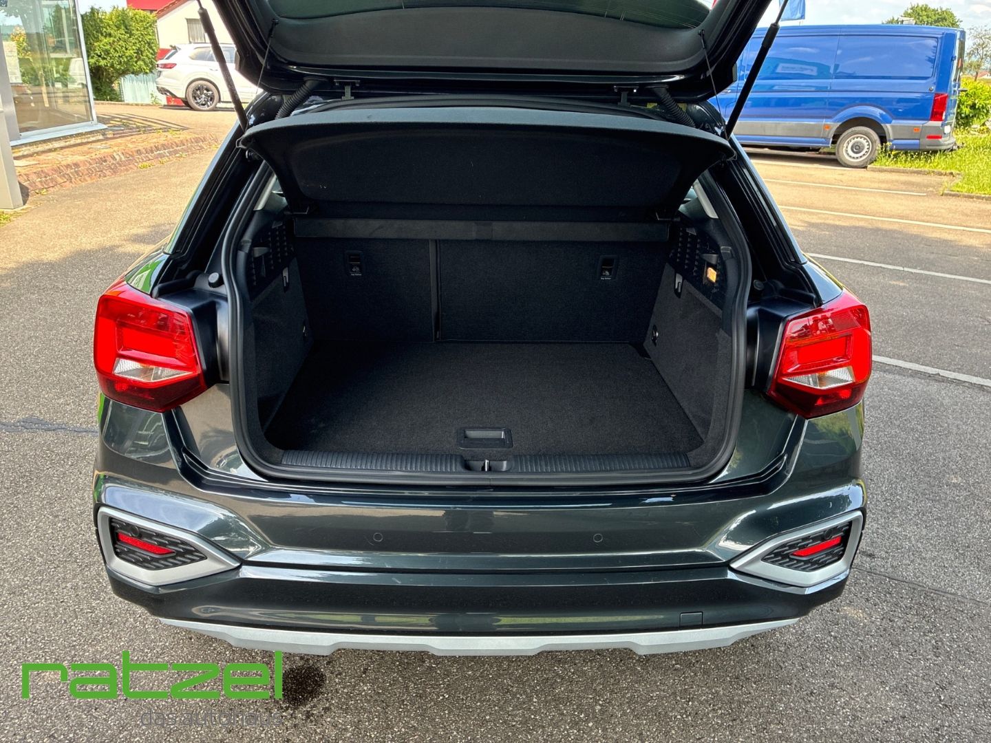 Fahrzeugabbildung Audi Q2 advanced 30 TFSI LED ACC Rückfahrkamera Eletr