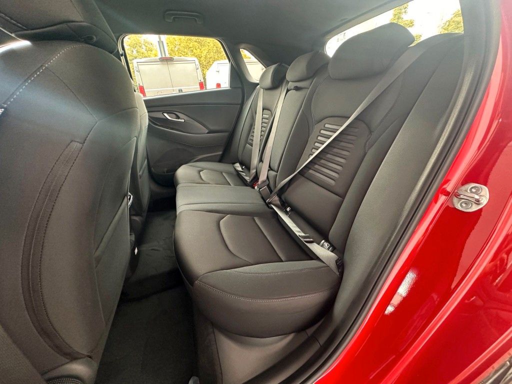 Fahrzeugabbildung Hyundai i30 Advantage 1.0 T-GDI 100PS Navi/SHZ/Kamera