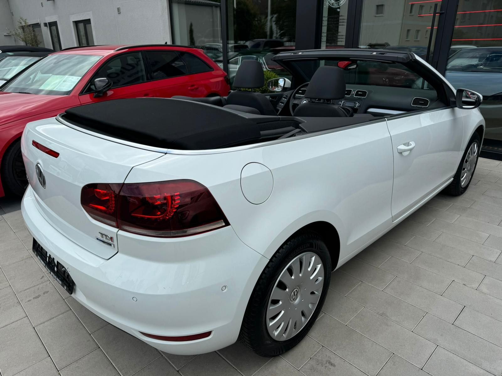 Fahrzeugabbildung Volkswagen Golf VI 1.6 TDI Cabriolet Basis BMT