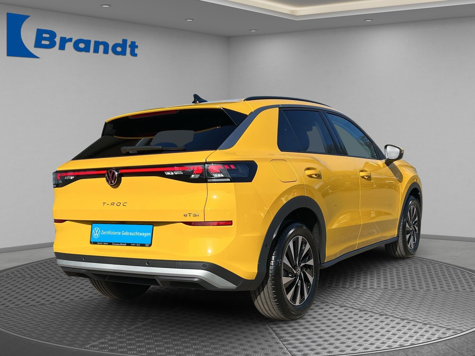 Volkswagen T-Roc 1.5 eTSI Life DSG LED KAMERA APP-CON. ACC foto 3