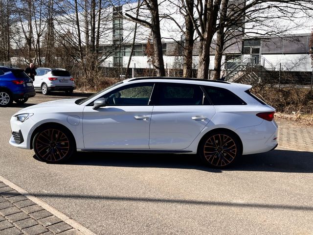 Leon Sportstourer VZ 1.4 e-Hybrid *Matrix/Pano*