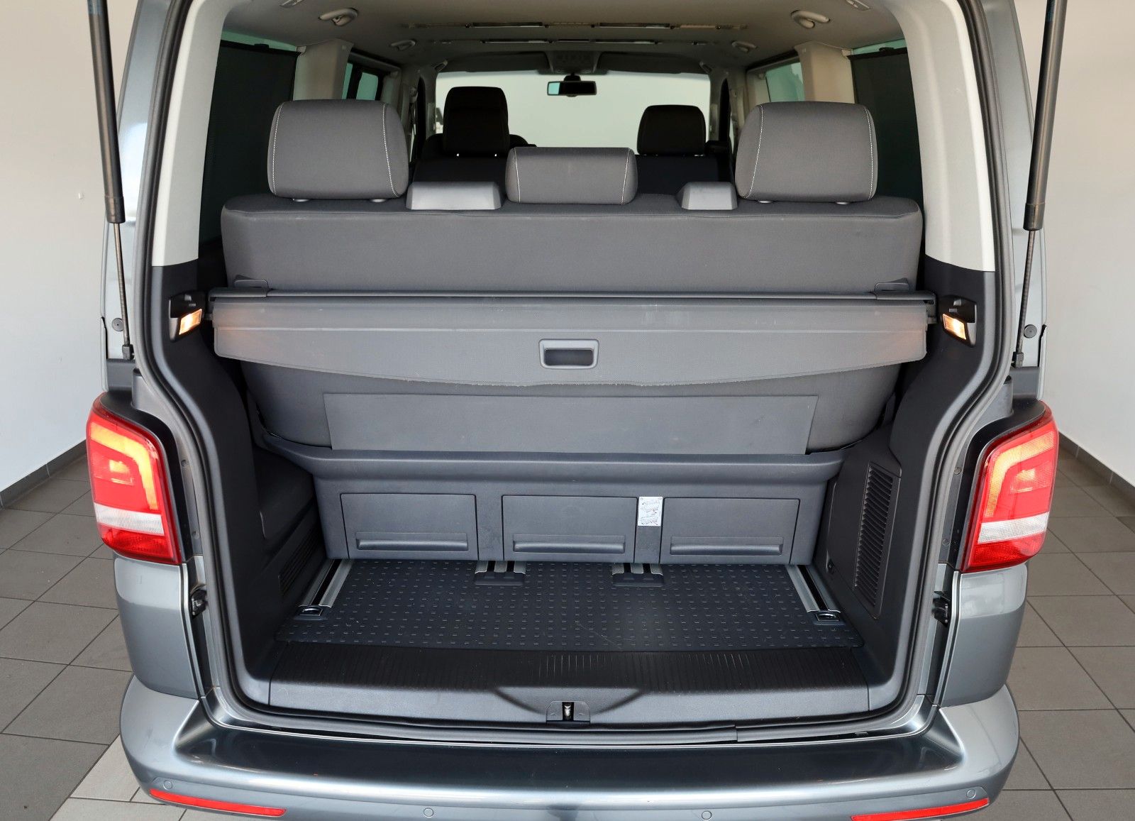Fahrzeugabbildung Volkswagen T5 Multivan 4M Match 7 Sitzer,Navi,Xenon,SH,AHK