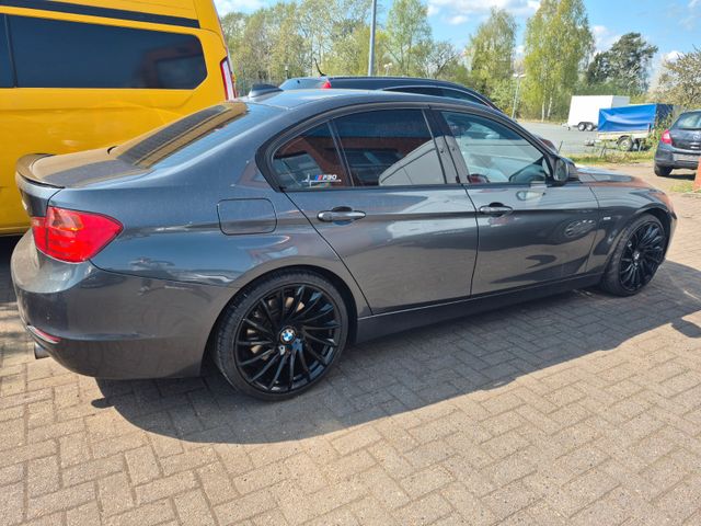 BMW 335i xDrive Lim.HUD Leder Navi Bi-Xenon