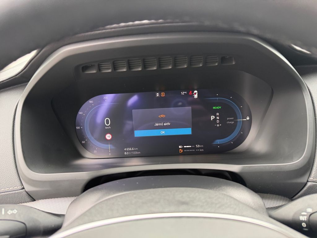 VOLVO XC90 T8 AWD Plug-in Hybrid Plus Dark AHK semi el VOLVO XC90 T8 AWD Plug-in Hybrid Plus Dark AHK semi el