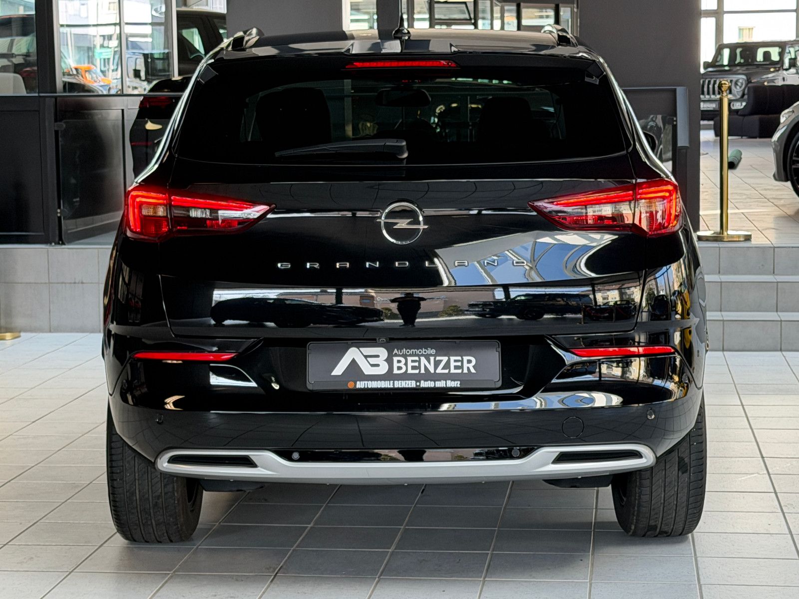 Fahrzeugabbildung Opel Grandland Ultimate/LEDER/KAMERA/ASSISTANC/LED/DI