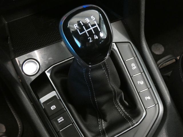 Tiguan 2.0 TDI R-Line AHK STHZ NAVI MATRIX LED
