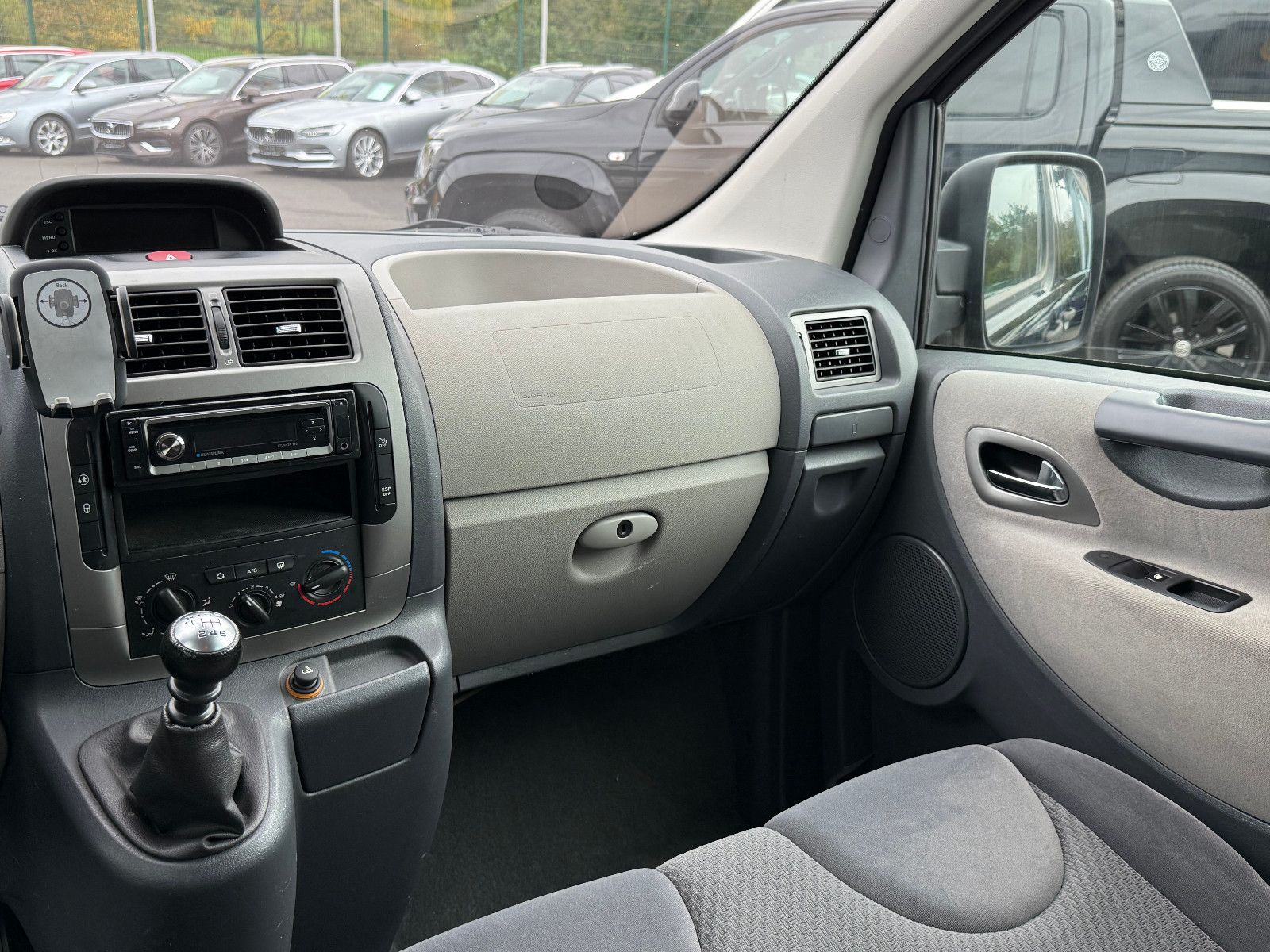 Fahrzeugabbildung Citroën Jumpy HDi 125 FAP Confort L2 9-Sitzer AHK PDC