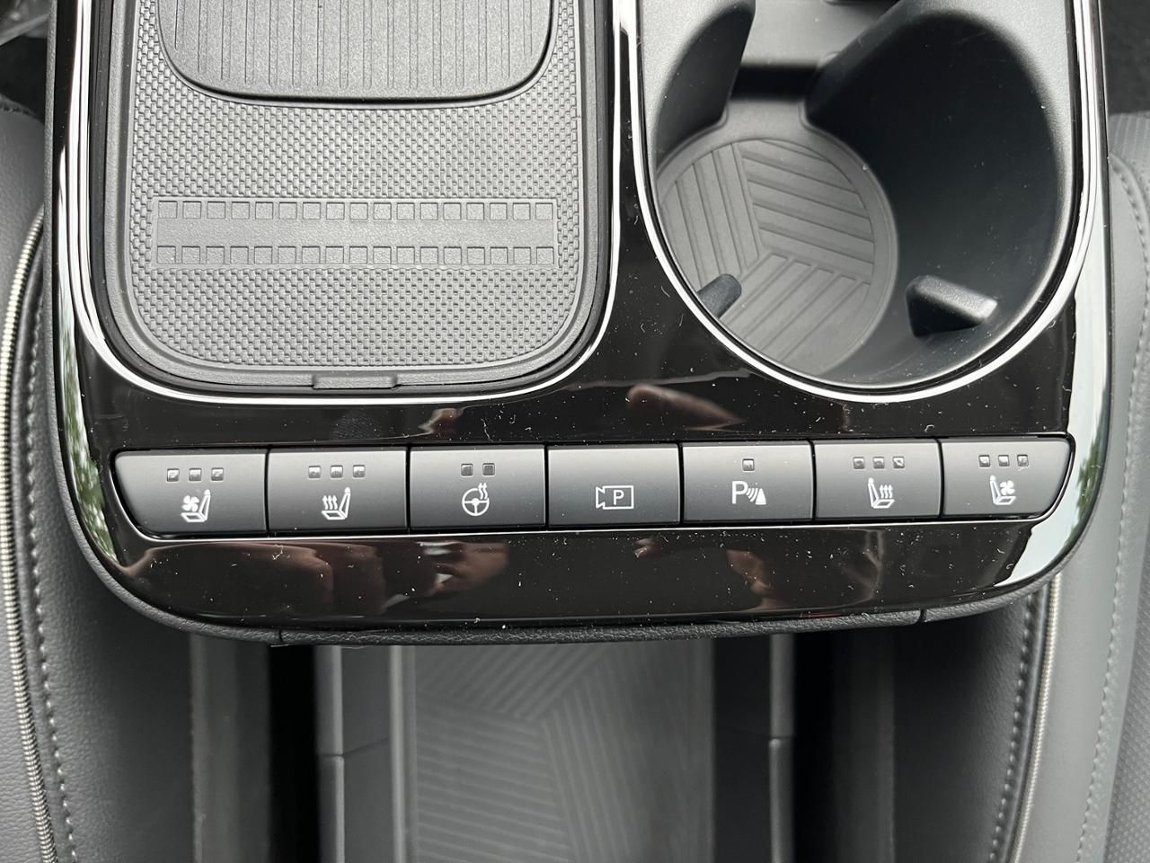 Fahrzeugabbildung Hyundai IONIQ 5 UNIQ 2xKlima 4xSHZ ACC AUT Bel.Sitz HUD
