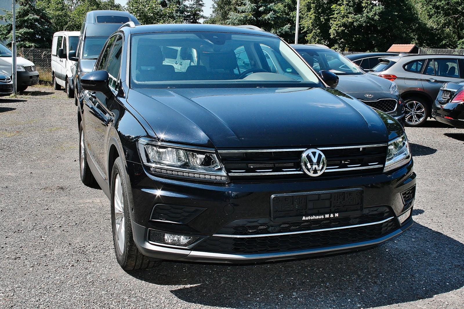 Volkswagen Tiguan Highline+NAVI+KEYLES+LED+RFK+AHK+SHZ+ACC+