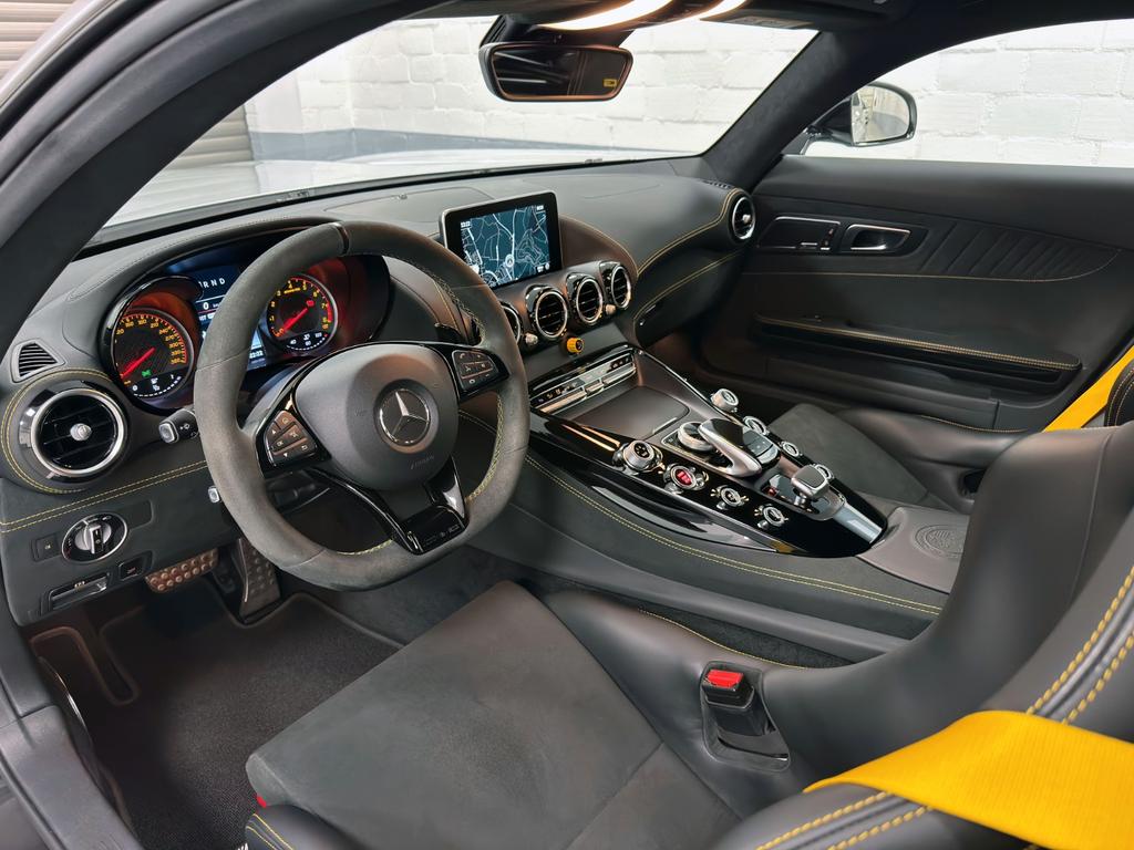 Mercedes-Benz AMG GT R