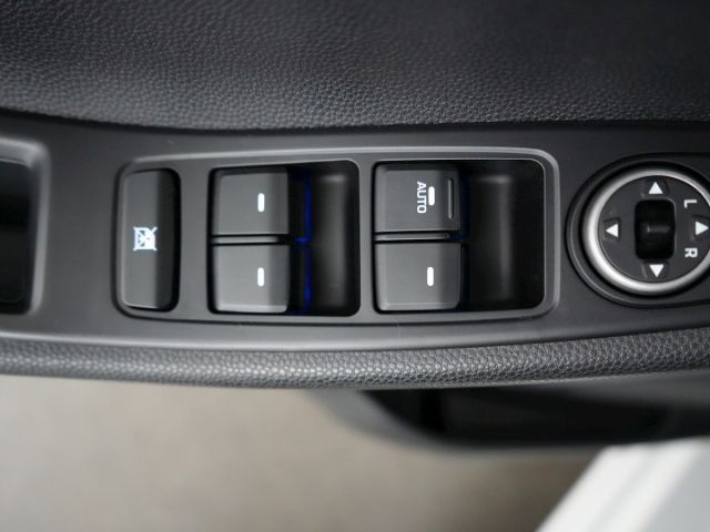 i20 YES! BLUE+RÜCKFAHRKAMERA+SITZHEIZUNG+LENKRAD