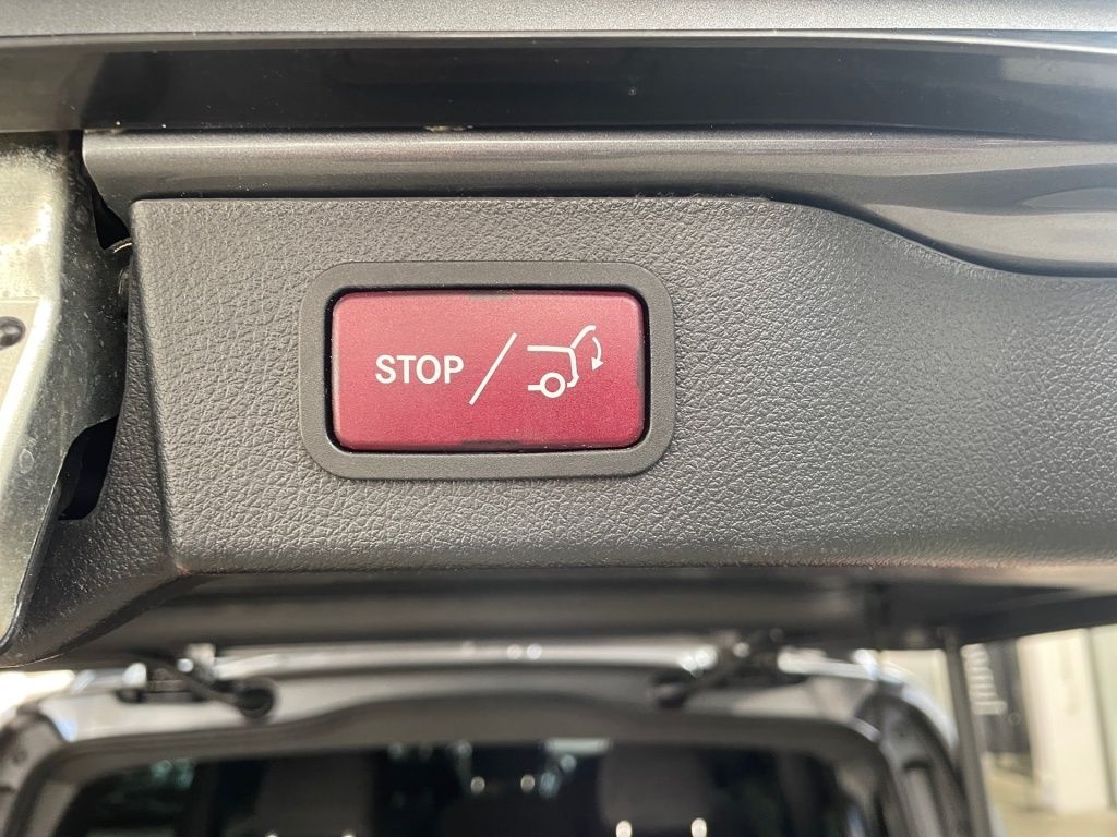 Fahrzeugabbildung Mercedes-Benz V 300 ED/L 4x4 AMG 7 Sitze 2,5tAHK Kühlfach STHZ