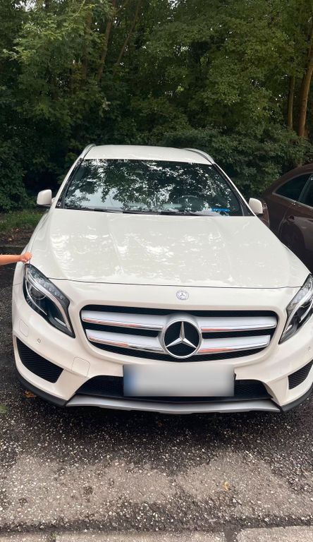 Image of Mercedes-Benz GLA 200