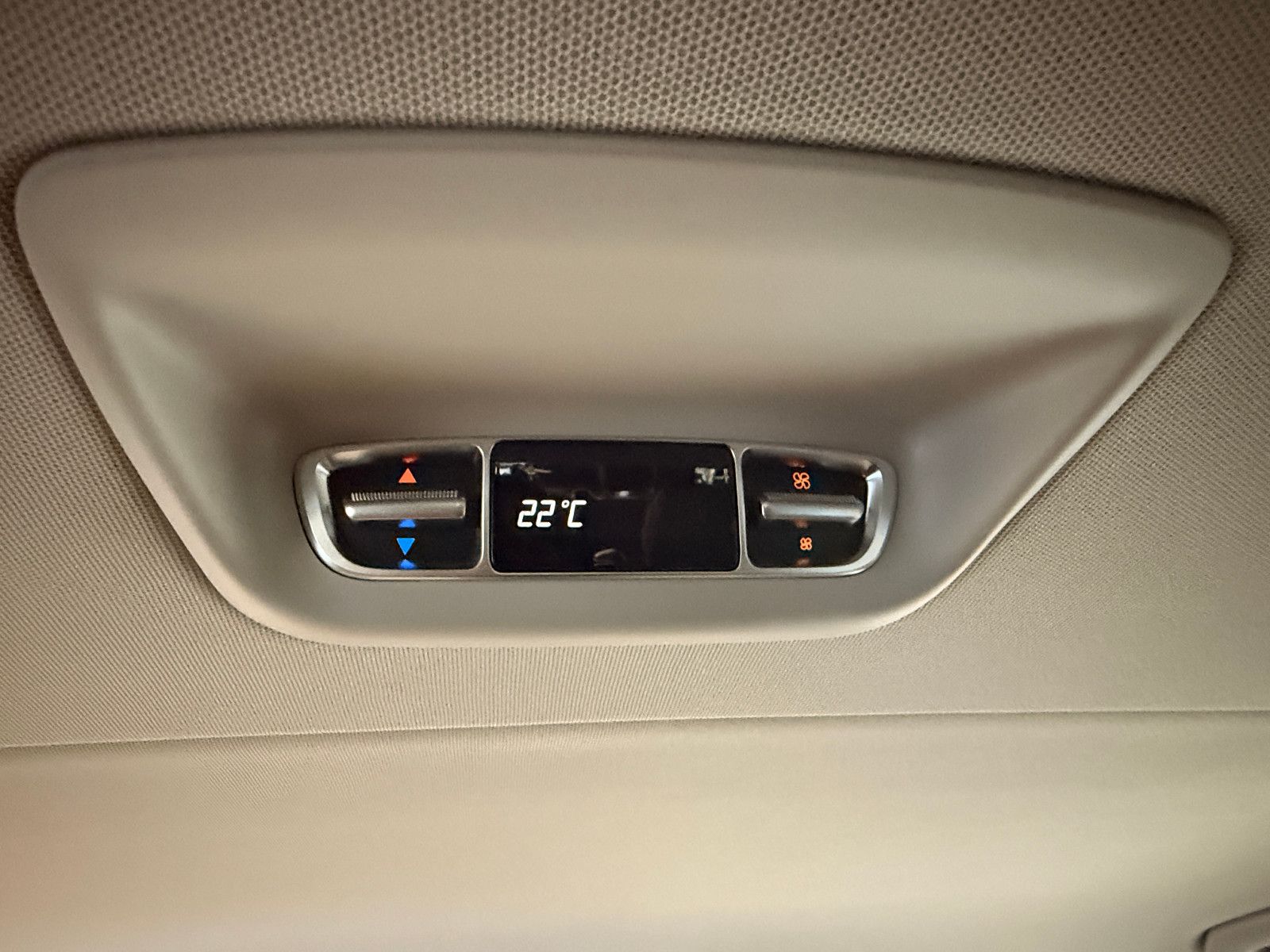 Fahrzeugabbildung Mercedes-Benz V 250/AVANTGARDE/LANG/4MATIC/LEDER/LED/NAVI/6SIT