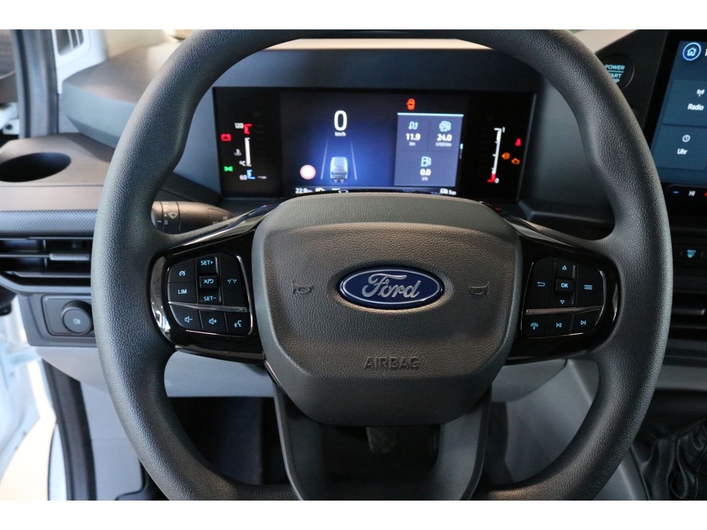 Fahrzeugabbildung Ford Transit Custom Kasten 300 L2 Trend FWD 2.0 EcoBl