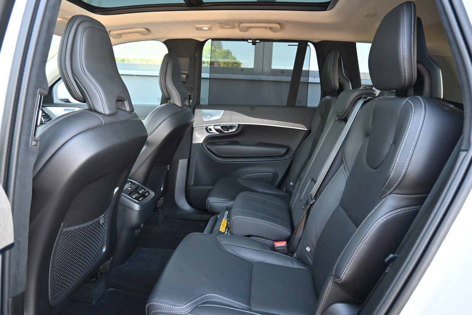 Fahrzeugabbildung Volvo XC90 B5 AWD Ultimate Bright*LED*PANO*LUFT*STHZ