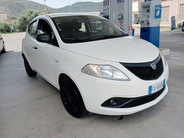 Lancia Ypsilon 1.2 69 CV 5 porte S&S Elefantino 