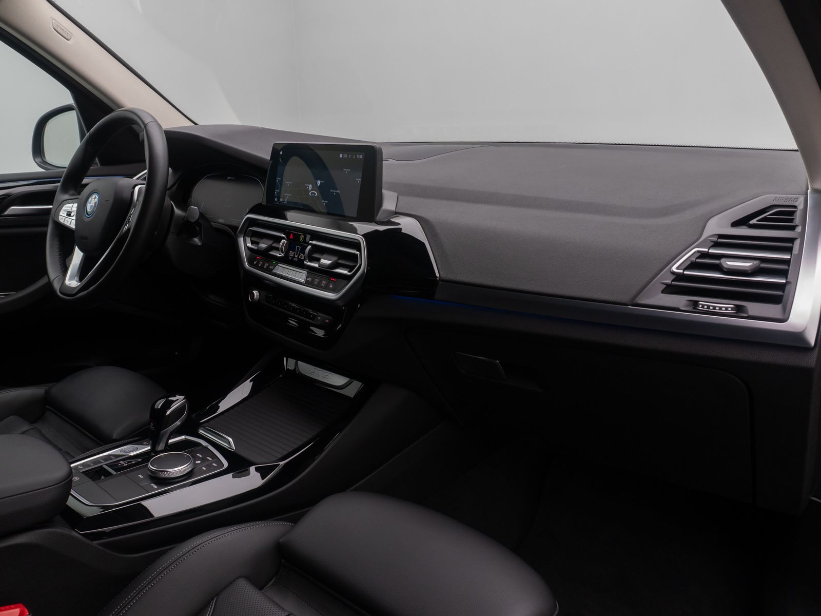 Fahrzeugabbildung BMW X3 xD30e Sport HUD DAB Kamera AHK Alarm 18Zoll