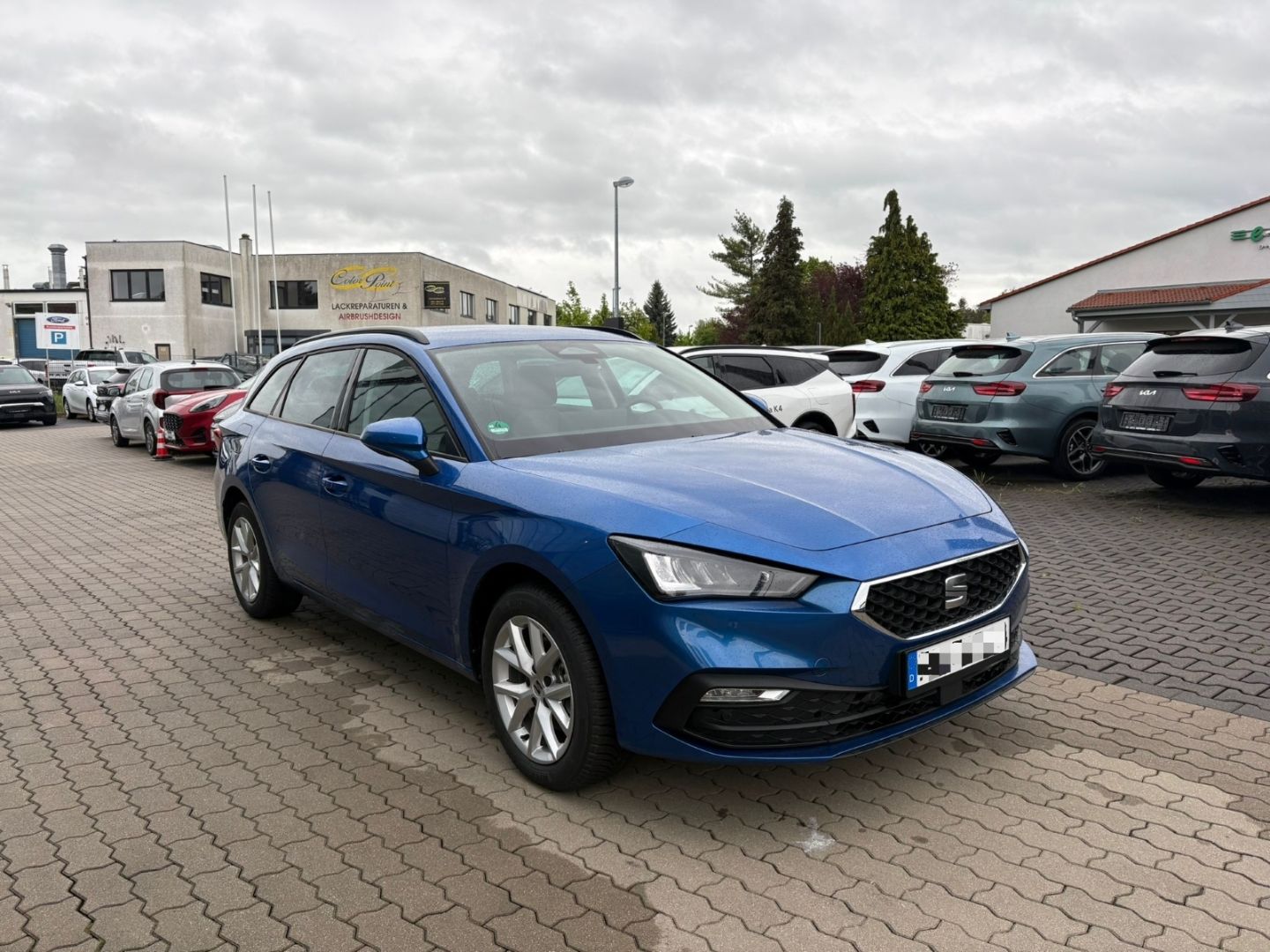 Fahrzeugabbildung SEAT Leon Sportstoure Road Edition VerkehrszeichenERK