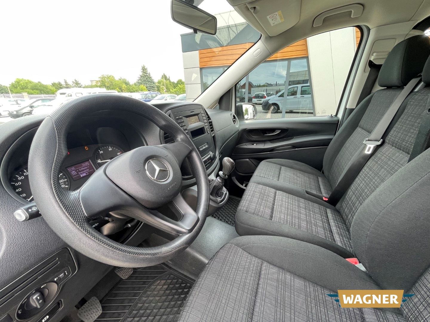 Fahrzeugabbildung Mercedes-Benz Vito Tourer 111 CDI  9-Sitzer extralang BlueTEC