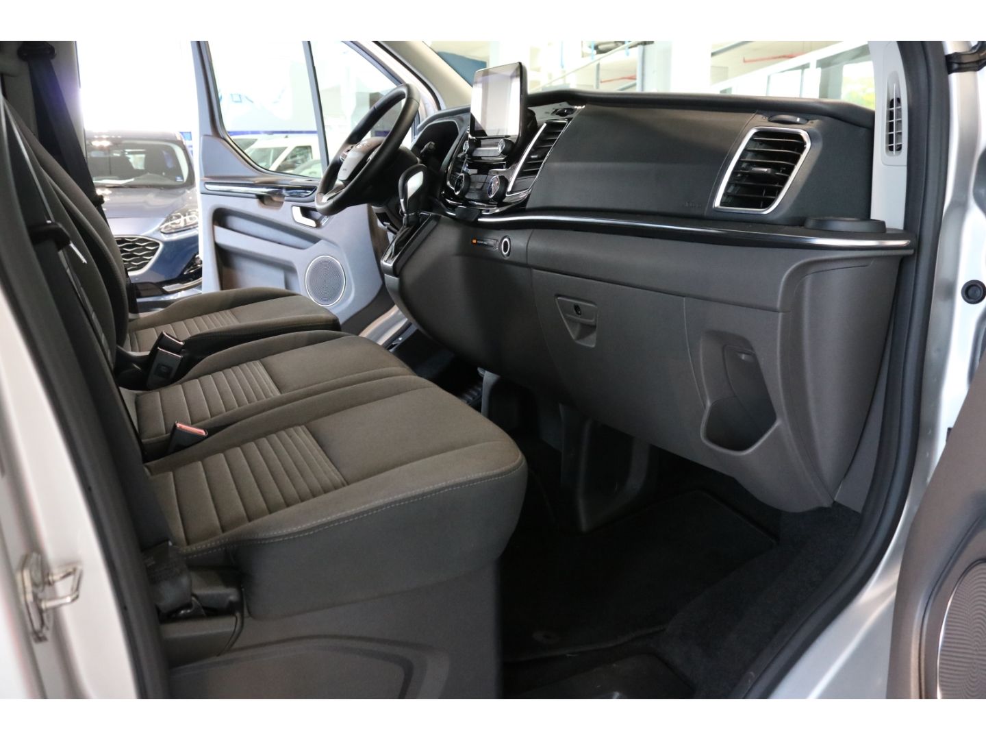 Fahrzeugabbildung Ford Tourneo Custom L1 Titanium 2.0 Kamera Spurh ASS
