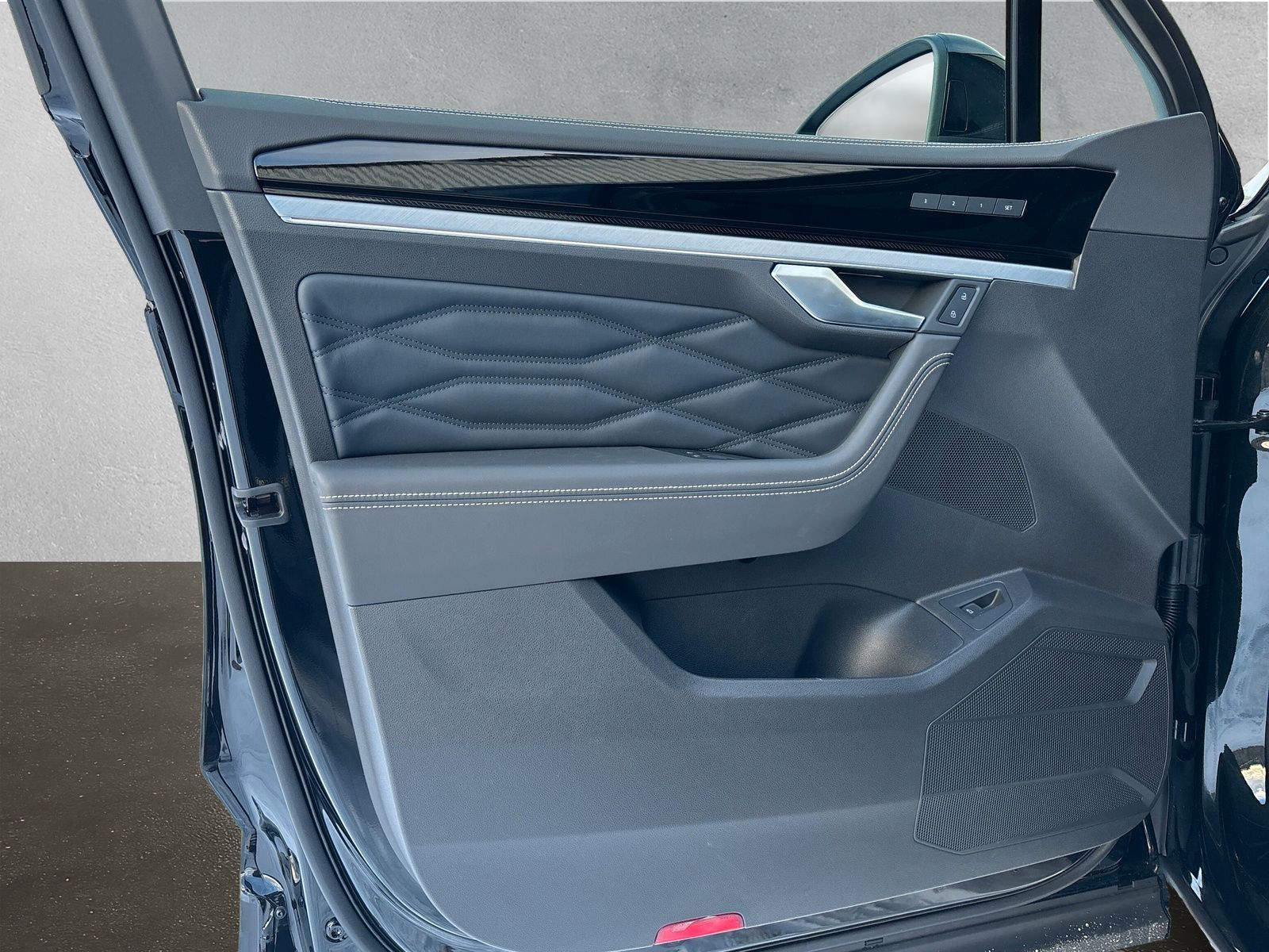 Fahrzeugabbildung Volkswagen Touareg R-Line 4Mot. FinalEditon Pano HuD AHK