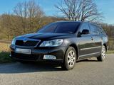 Skoda Octavia Combi 2.0 TDI Elegance (AT Motor 120tkm)