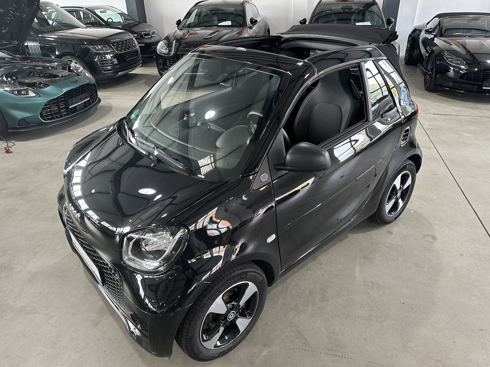 Fahrzeugabbildung Smart ForTwo Cabrio EQ Passion/22KW/Alu/Sound/SH/Temp/