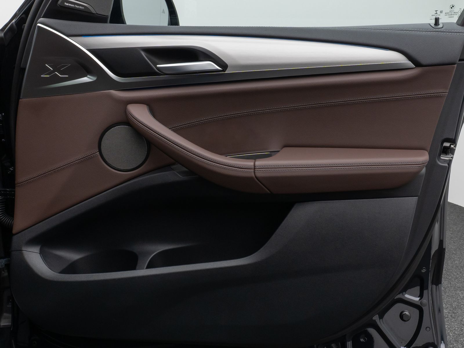 Fahrzeugabbildung BMW iX3 M Sport Impressive Panorama 360°HUD DAB H/K