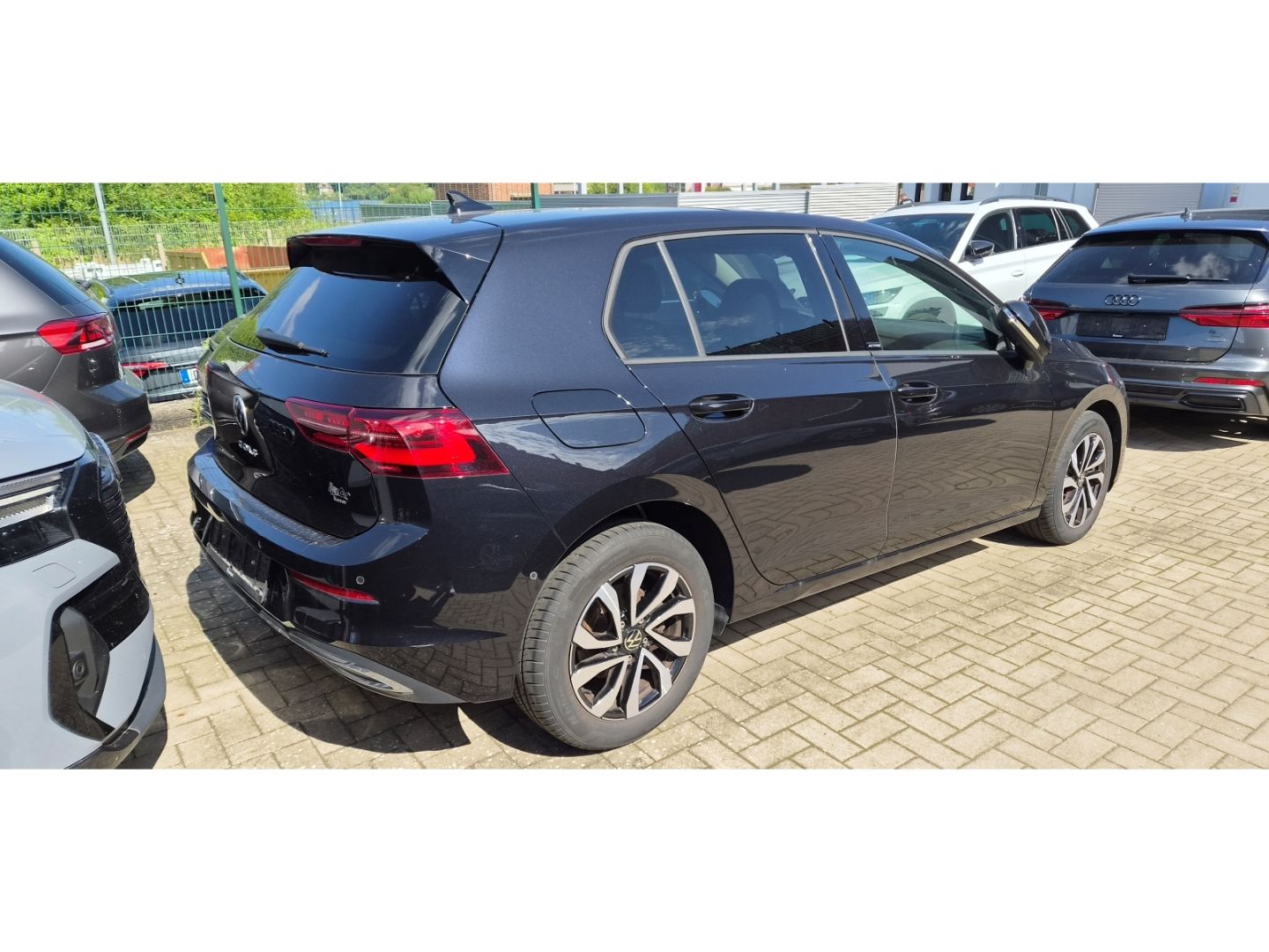 Volkswagen Golf VIII Active 1.5 TSI Panorama IQDrive ACC foto 2
