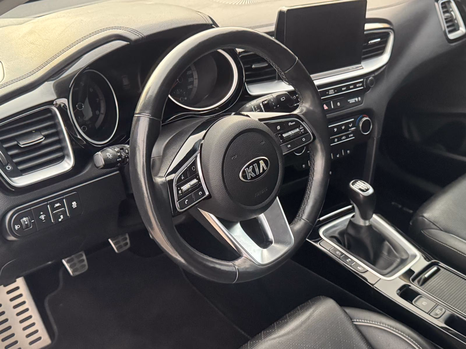 Kia Ceed 1.4 TGDI Platinum Edition*PANO*NAVI*RFK*SHZ