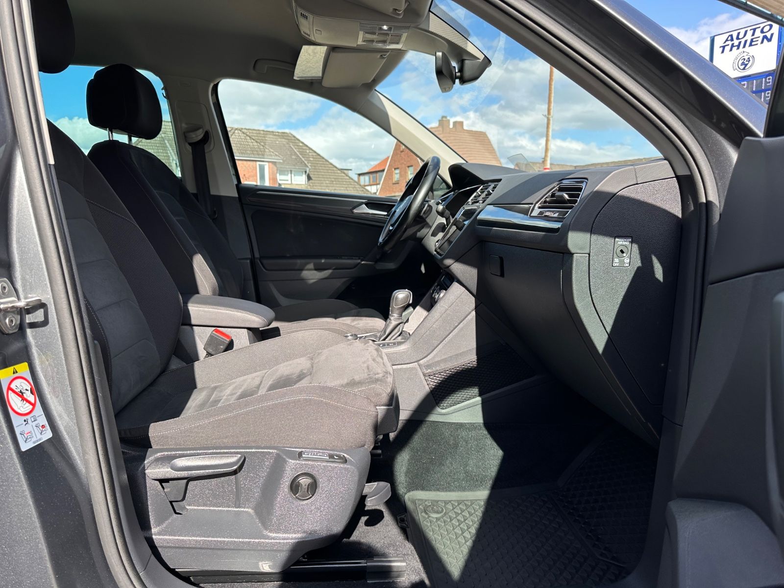 Fahrzeugabbildung Volkswagen Tiguan 2.0 TDI 4M Highline DSG AHK/HUD/Navi/LED