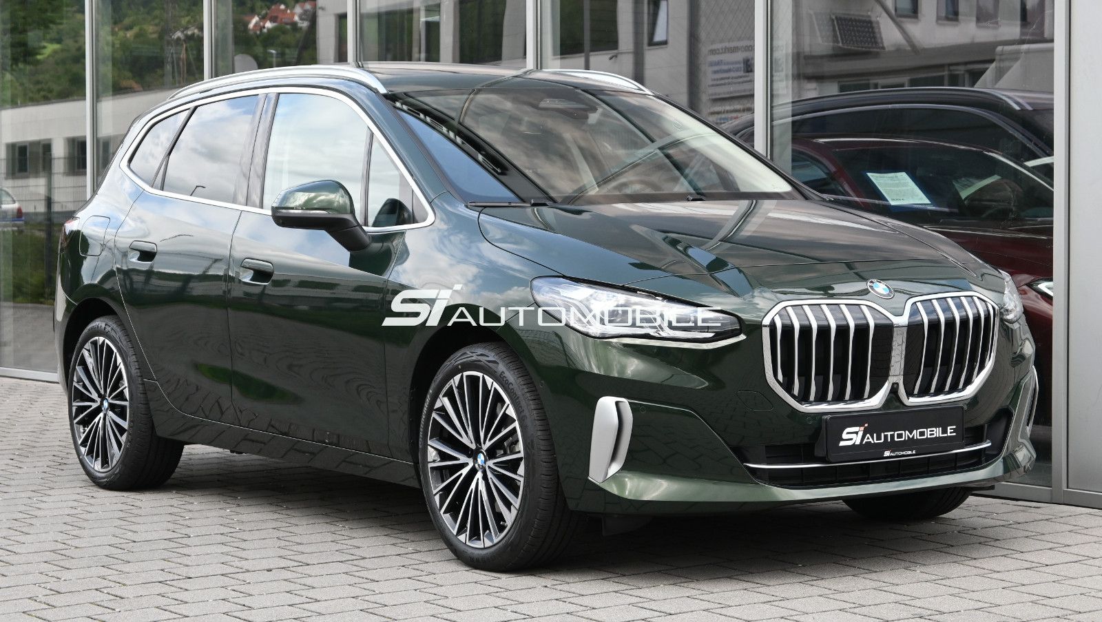 Fahrzeugabbildung BMW 223d xDr Active Tourer Luxury °ACC°HUD°PANO°360°
