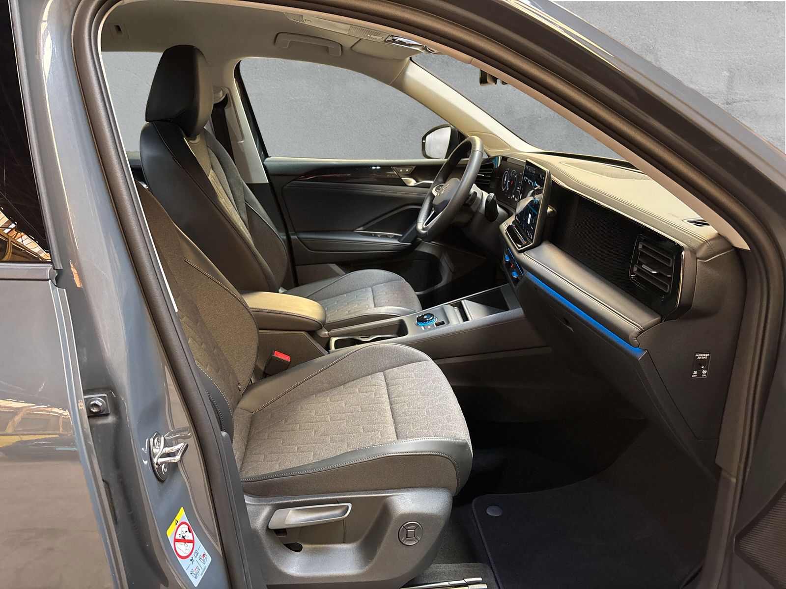 Fahrzeugabbildung Volkswagen Tiguan Life 2.0 TDI 4Motion DSG AHK Standheizung