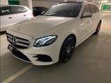 Mercedes-Benz E 220d T AMG Kamera Burmester Pano 20Zoll  - Mercedes-Benz E 220 Gebrauchtwagen in Hamburg