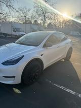 Tesla Model Y Long Range Dual Motor AWD Long Range - Tesla Model Y in Frankfurt (Main)