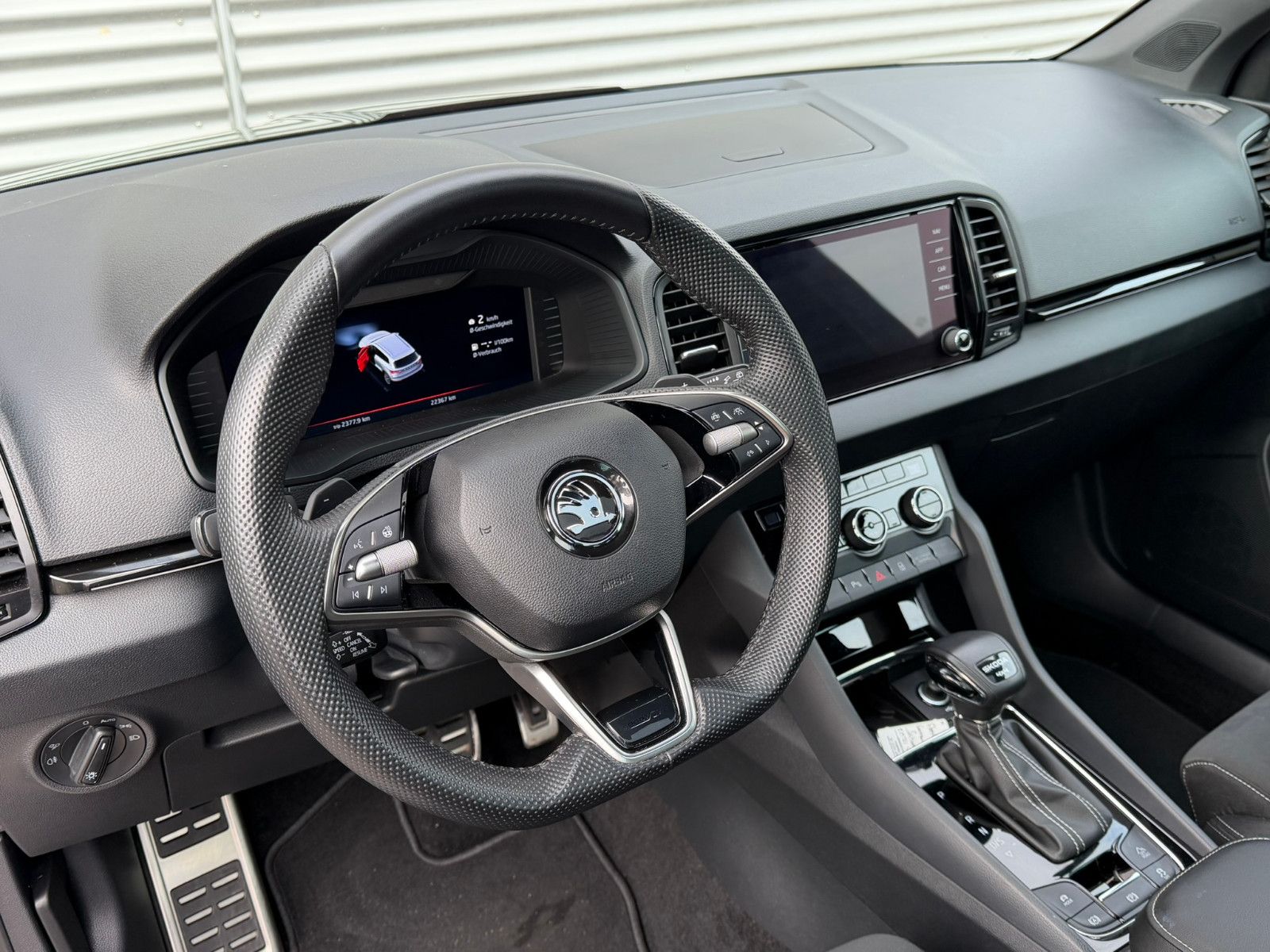 Fahrzeugabbildung SKODA Karoq Sportline 2.0 TSI  4x4 PANO ACC