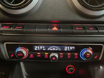 Audi A3 S line *Sportpaket*Klima*Xenon*PDC*Navi*SHZ*