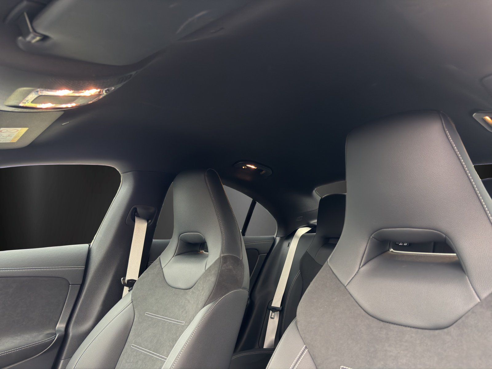 Fahrzeugabbildung Mercedes-Benz CLA 220 d Coupé AMG 360° MULTIBEAM KeylessGo